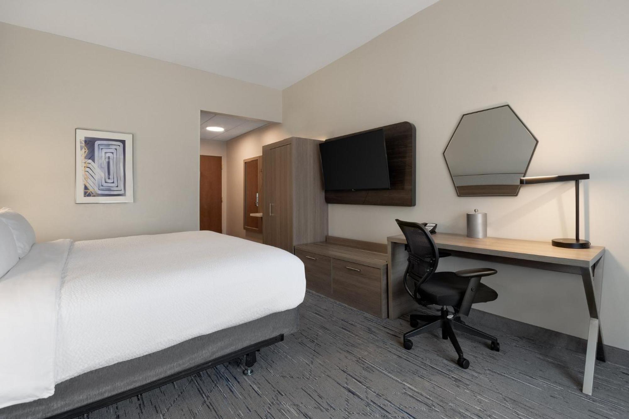 Holiday Inn Express Hotel & Suites Saginaw By Ihg Exterior photo